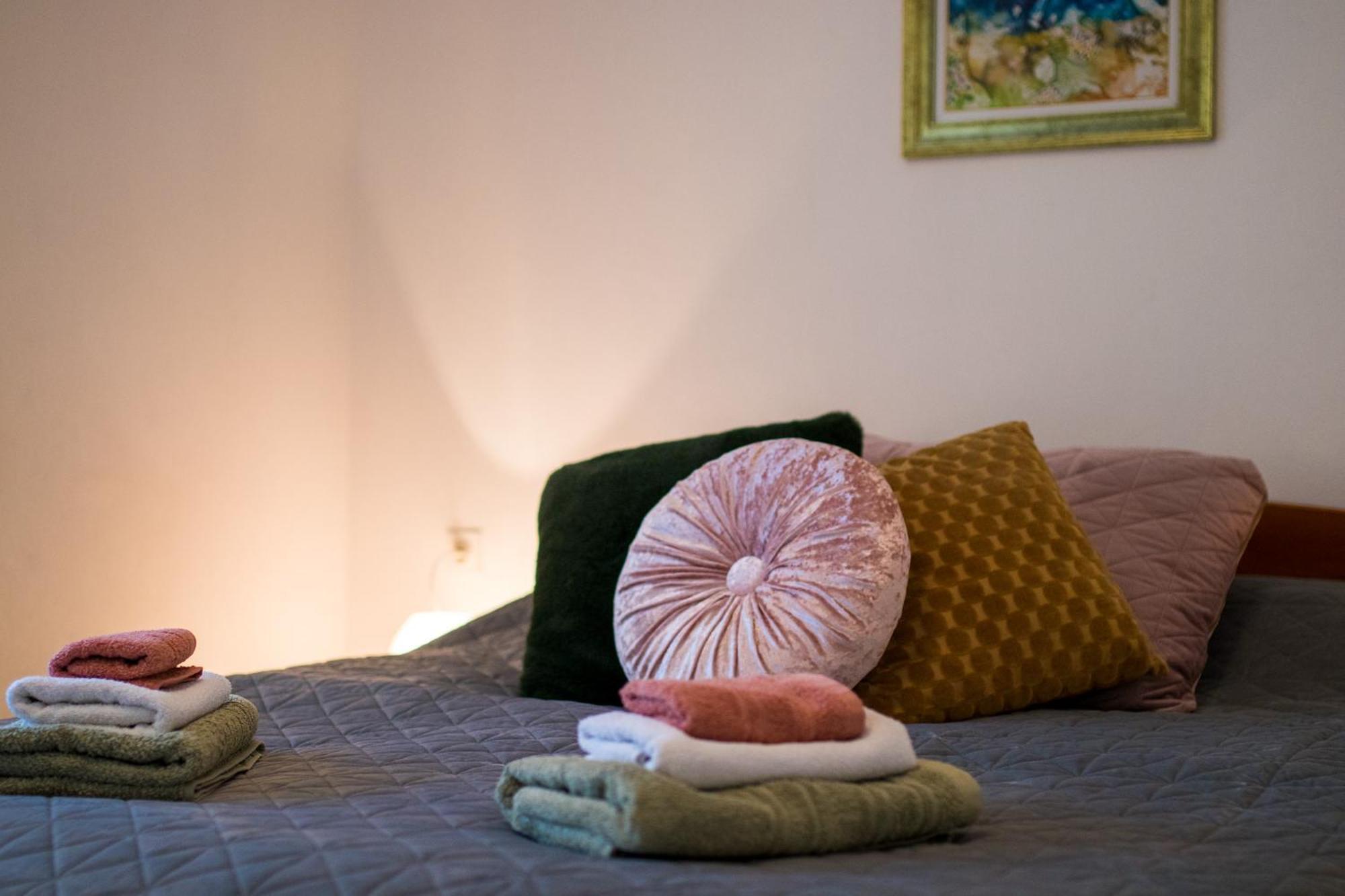 Apartments City Center Dekanic クルク エクステリア 写真